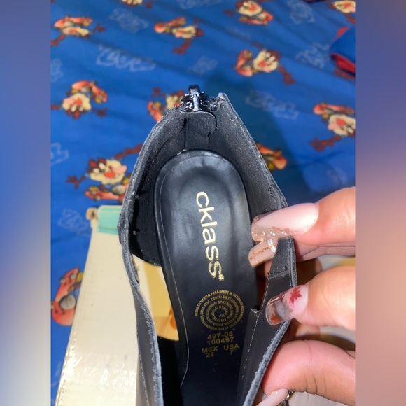 Black bootie heels - Picture 5 of 6